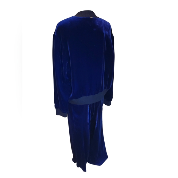 Saint John  Blue Velvet Jacket, Shell, and Pants XL - Picture 4 of 15